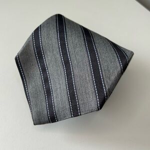Tommy Hilfiger Men’s 100% Silk Grey & Black Striped Neck Tie With Green Lining